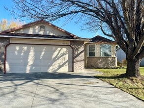 Building Photo - 4650 N Date Palm Ave