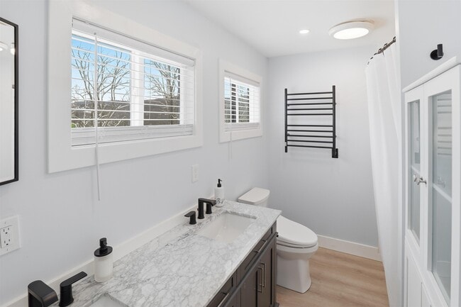 Building Photo - 253 Upper Mad River Rd