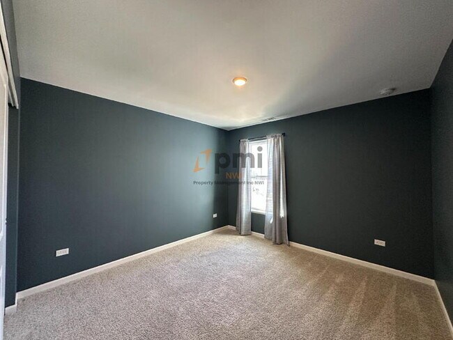 Building Photo - 8366 Kannon Dr