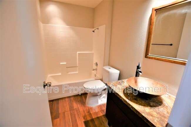 Building Photo - 2075 Blackberry Cir