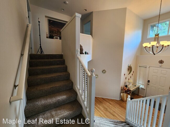 Building Photo - 5 br, 3.5 bath House - 10108 186th CT NE