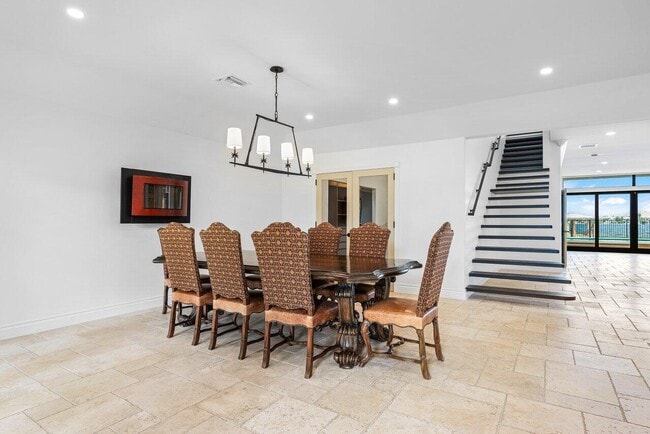 Building Photo - 1 1st Ave S