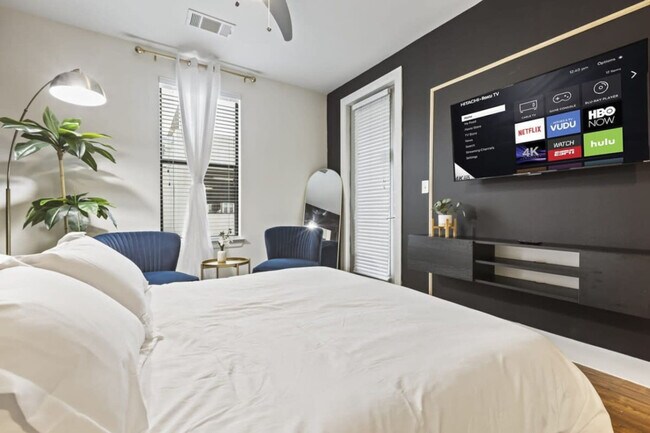 Building Photo - 5720 Town and Country Blvd