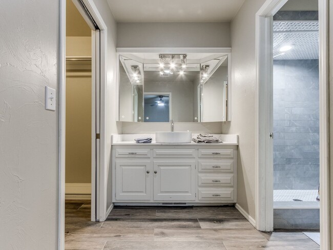 Building Photo - Mid-Term Rental in Glenbrook Addition, Nic...