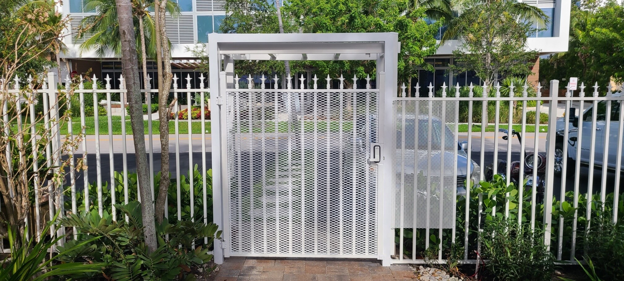 Building Photo - 925 Intracoastal Dr