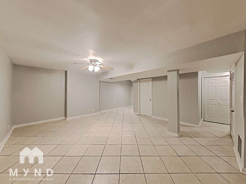 Building Photo - 1600 Arden Dr SW