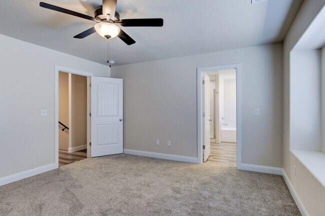 Building Photo - Brand New Spacious Townhome