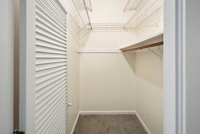 Building Photo - 492 Beacon St