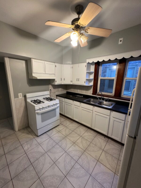 Building Photo - 4349 S Komensky Ave