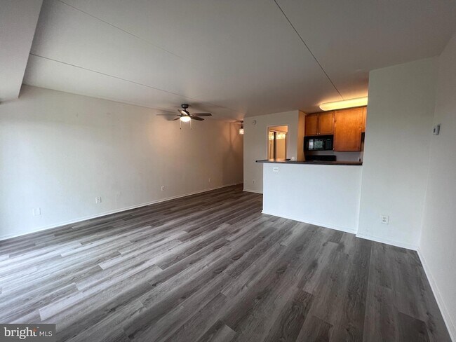 Building Photo - 75 S Reynolds St