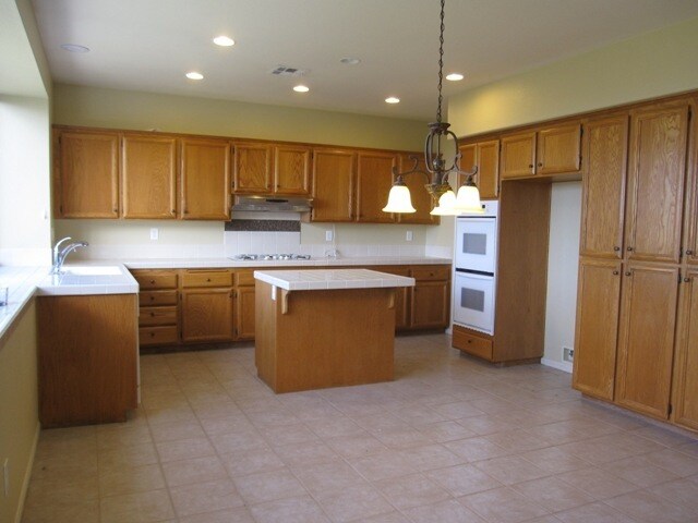 Building Photo - 4972 Overlook Dr
