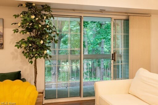 Building Photo - 2959 S Bay Dr