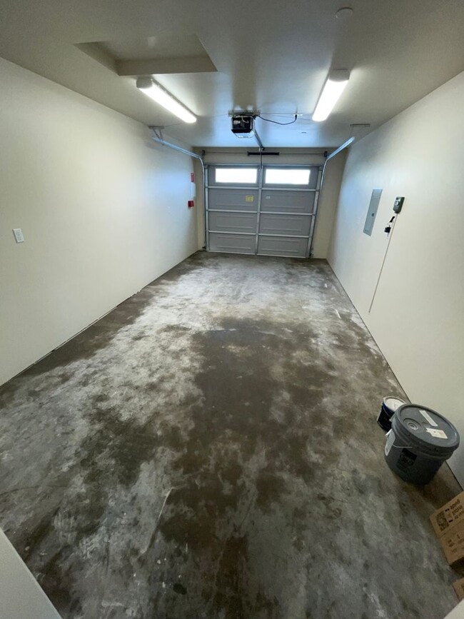 Building Photo - 1122 Chelsea Wy