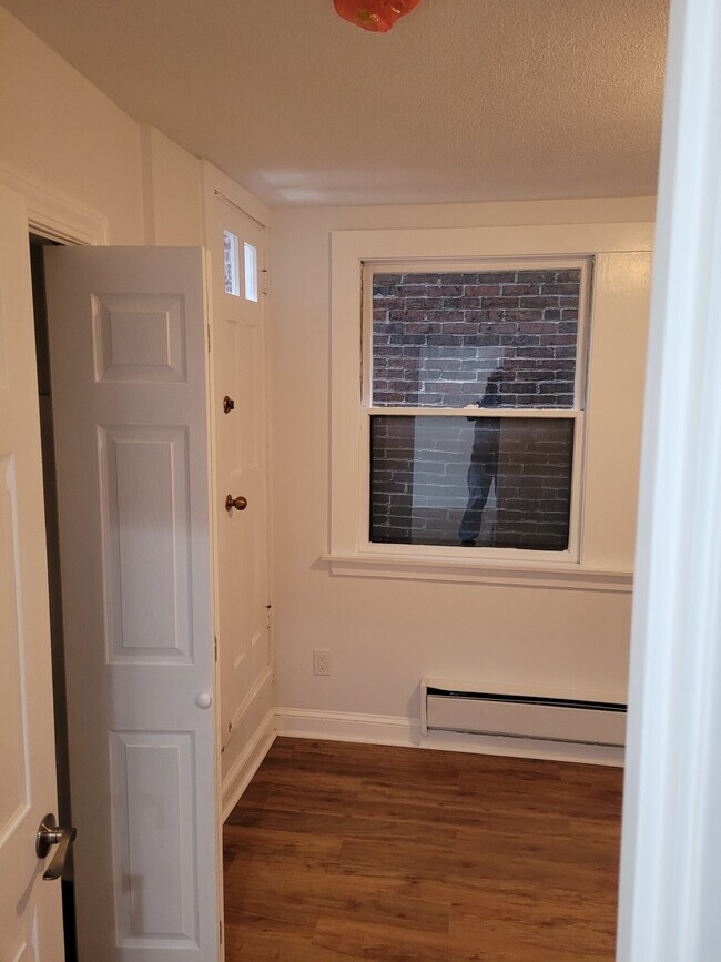 Building Photo - 226 Hanover St