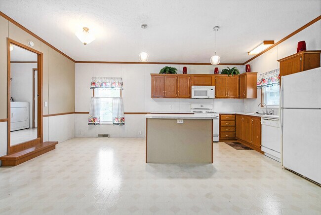 Building Photo - 356 Burr Oak Ln