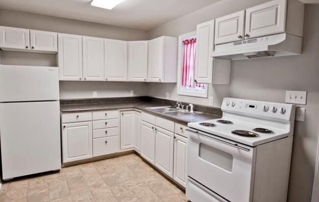 Building Photo - 531 Watson St