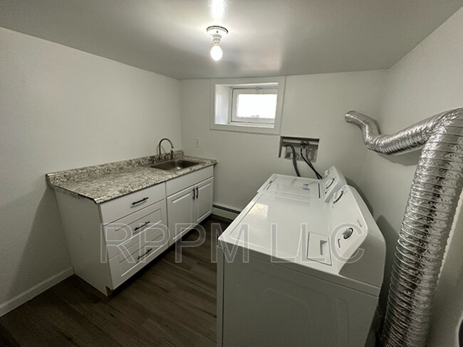 Building Photo - 208 West Palisade Avenue - 1