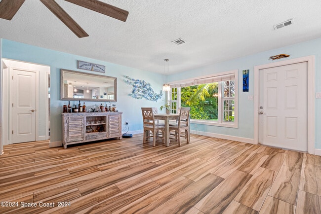 Building Photo - 403 N Neptune Dr