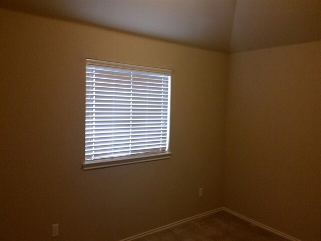 Building Photo - 1124 Long Pointe Ave