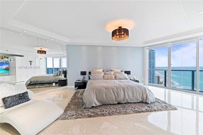 Building Photo - 3101 S Ocean Dr