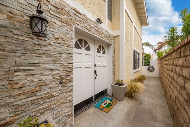 Building Photo - 4850A - Mandalay Shores/ Oxnard/ 5 bedroom...