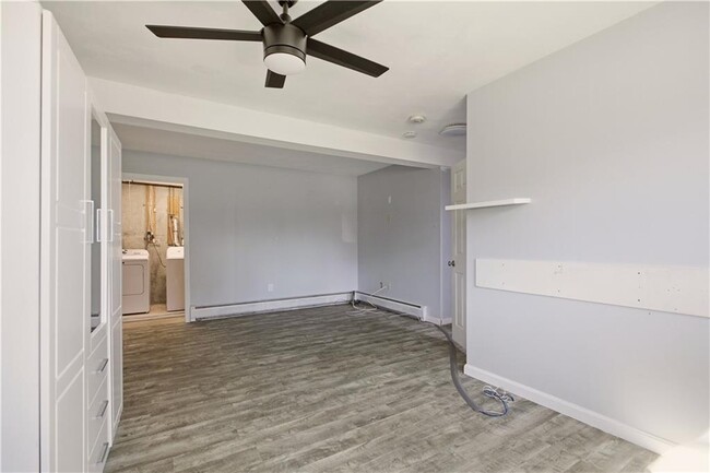 Building Photo - 102 Easton Ave