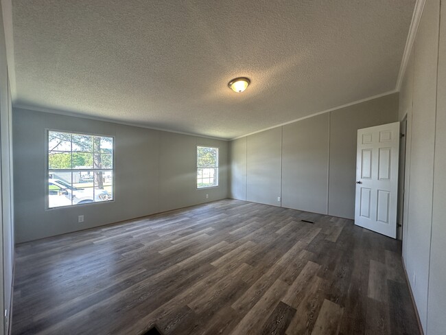 Building Photo - 796 Apple Orchard Rd