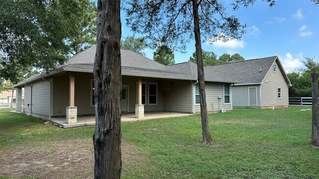 Building Photo - 25221 Armagh Rd