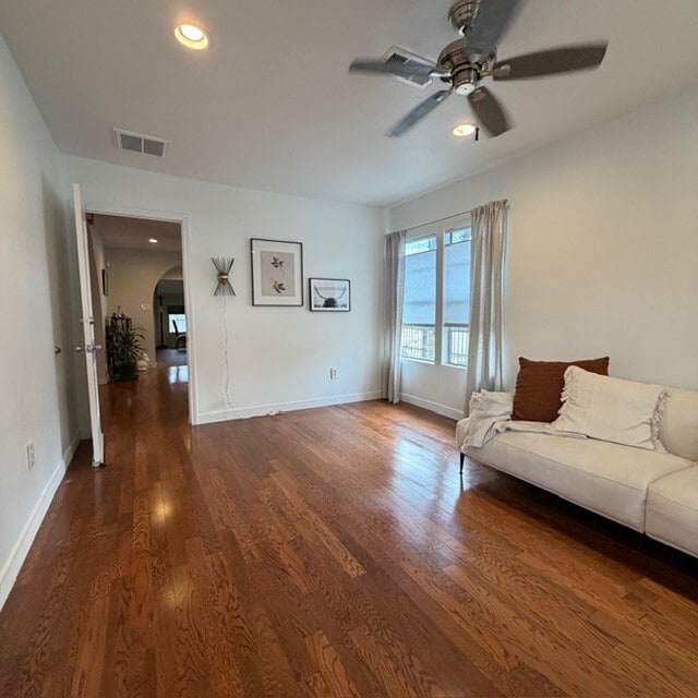 Building Photo - 520 W 14th St