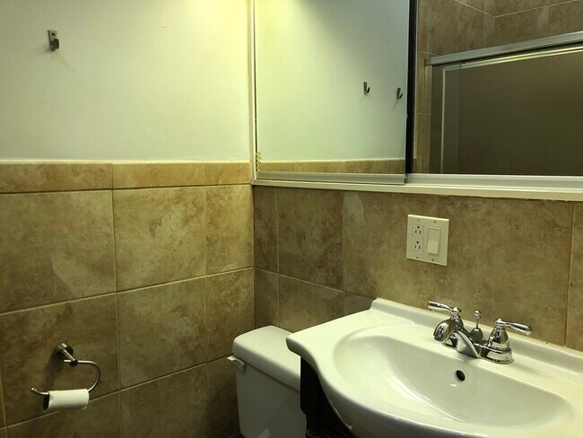 Building Photo - 389 Marlborough St