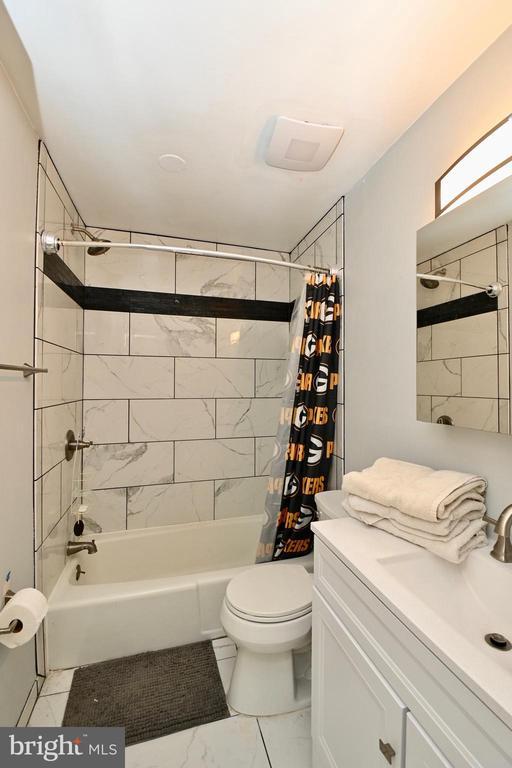 Building Photo - 10612 Anita Dr