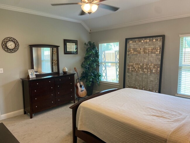 Building Photo - 166 Cullom Dr