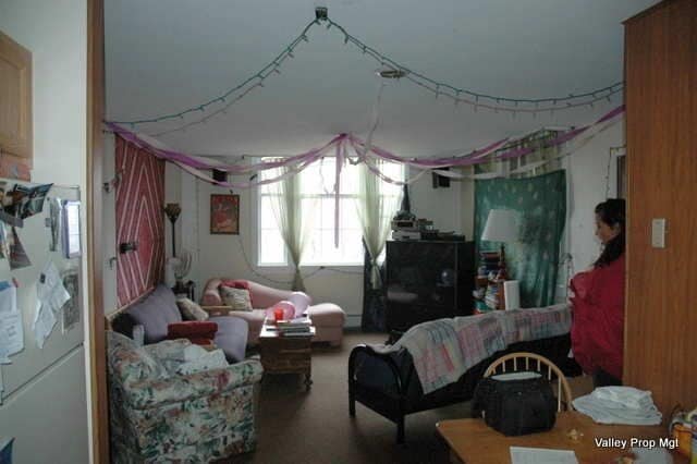 Building Photo - 1381 S East St