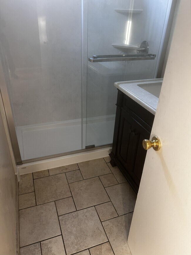 Building Photo - 653 7th St