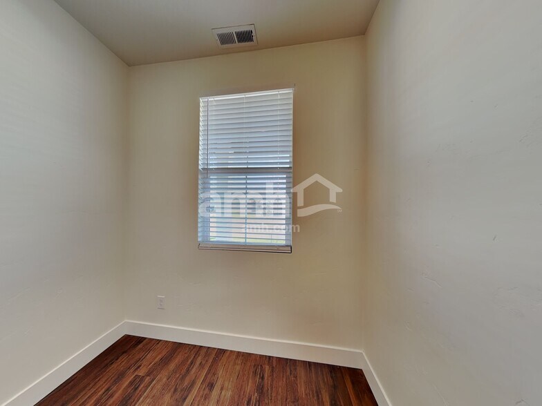 Building Photo - 9357 W Clancey Ct