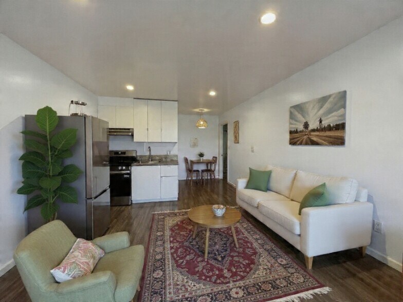 Building Photo - 3121 Larga Ave