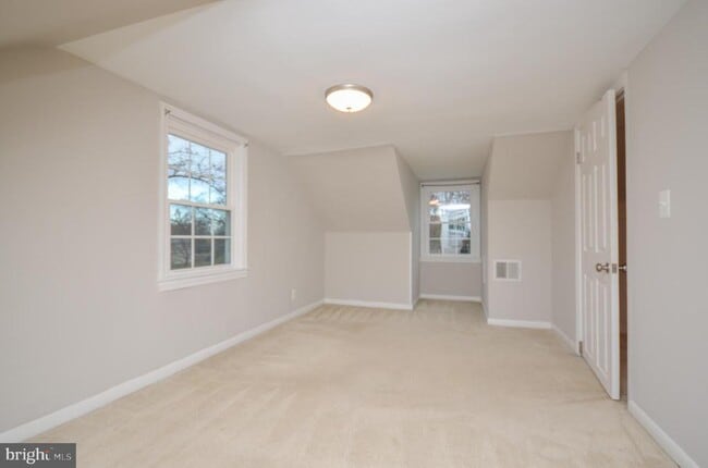 Building Photo - 218 Frederick Ave