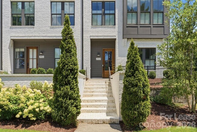 Building Photo - 2428 Runnymede Ln