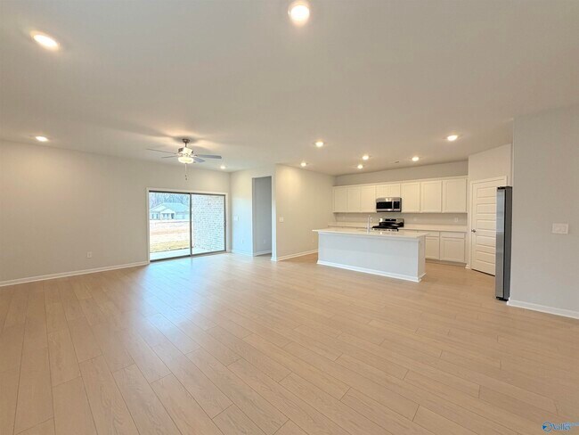 Building Photo - 203 Stockyard Cir