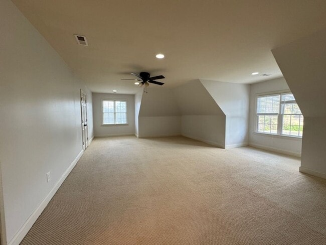 Building Photo - Eagle Ridge Golf Club!