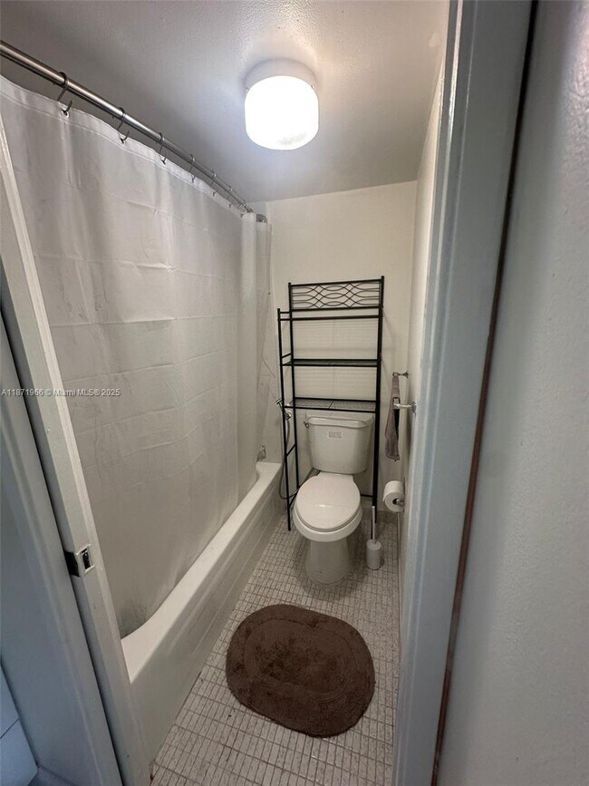 Building Photo - 16909 N Bay Rd