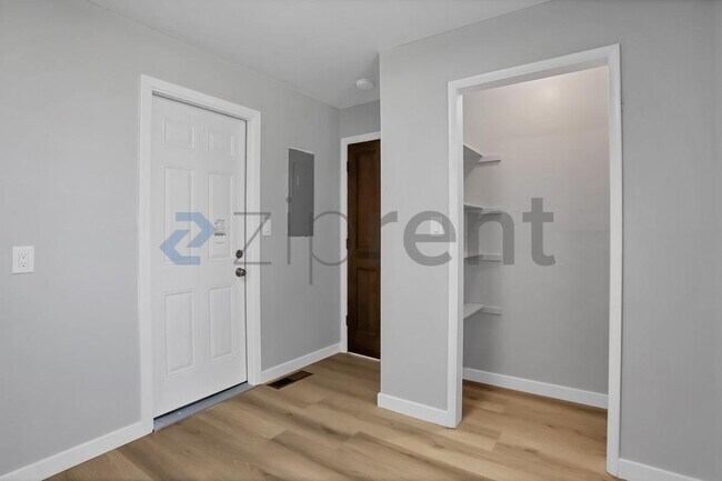 Building Photo - Unit