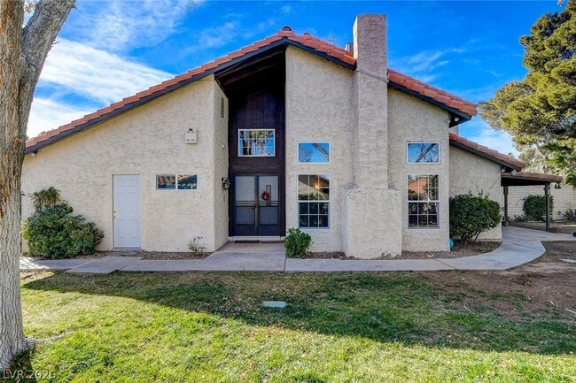 Building Photo - 2408 El Cortez Ave