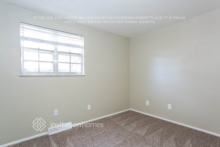 Building Photo - 6471 S Birch Cir