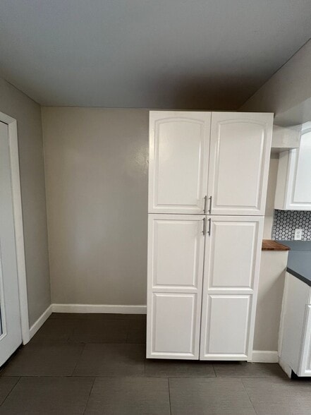 Building Photo - 2540 Elyria Ave