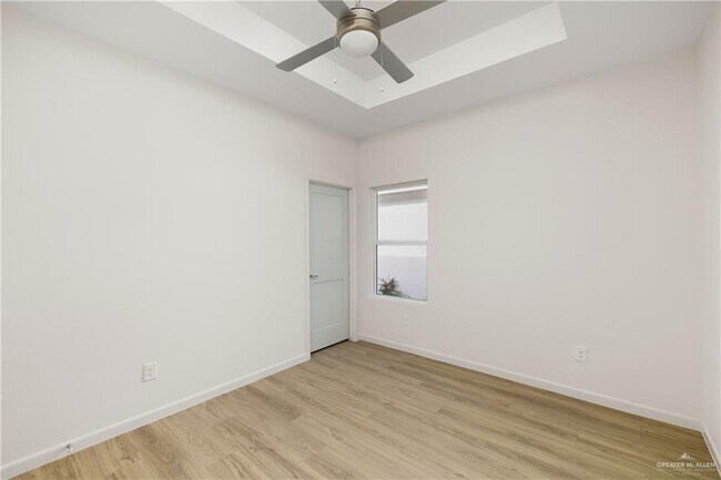 Building Photo - 804 N Clarence Ave