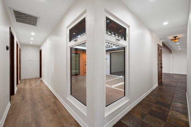 Building Photo - **724 E Cypress Ave Glendora** 4 bedroom 2 bath !!2 weeks free OAC!!