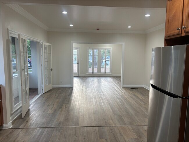 Open to Dining/Living rooms - 1248 S Rimpau Blvd