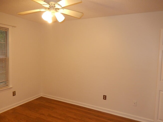 Building Photo - 3195 Huttersfield Cir