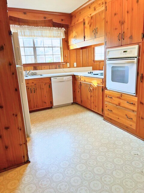 Building Photo - 5027 Ashley Dr